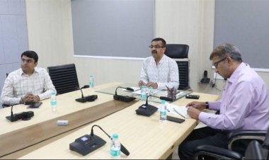 मतदाताओं से जीवन्त संवाद करें, उन्हें समझायें कि वे वोट जरूर करें - श्री राजन