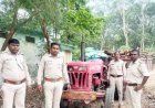 साल लकड़ी जब्त, ट्रैक्टर से हो रहा था परिवहन