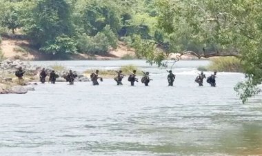 मुठभेड़ के बाद मुख्यालय लौट रही पुलिस पार्टी पर नक्सली हमला