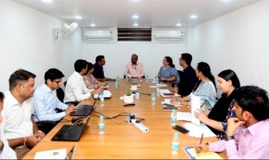 केन्द्रीय संयुक्त सचिव श्री सत्यार्थी ने किया सायबर तहसील का निरीक्षण