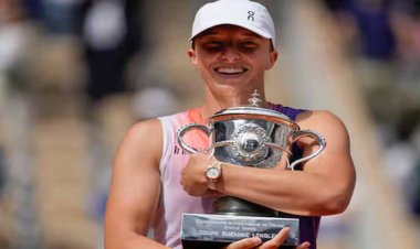 इगा स्वियातेक ने जैसमीन पाओलिनी को हराकर फिर जीता फ्रेंच ओपन