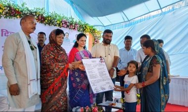 विश्व सिकल सेल एनीमिया दिवस पर मंत्री श्रीमती उईके ने बच्चों को दिव्यांगता प्रमाण पत्र वितरित किये