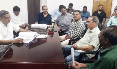 एमआईसी की बैठक में जर्जर सडक़ों का मुद्दा उठा