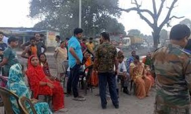 खस्ताहाल सडक़, महिलाओं ने किया चक्काजाम