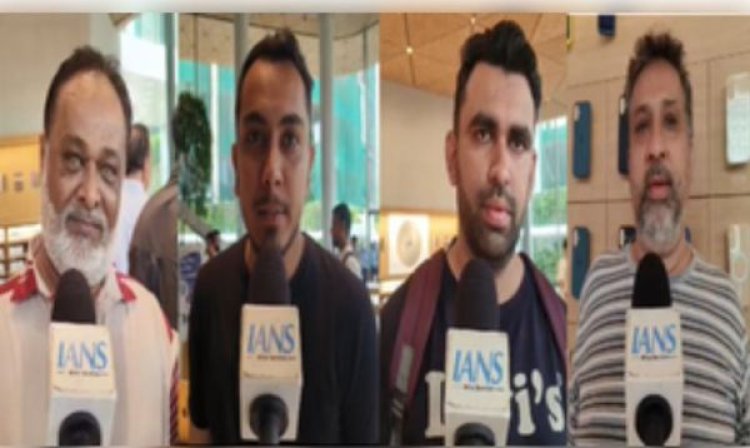 मुंबई : आईफोन-16 की बिक्री शुरू होते ही बीकेसी एप्पल स्टोर में उमड़ी भीड़