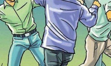 इंदौर; घर के बाहर पूजन सामग्री रखने पर विवाद, मारपीट:पुलिस ने दोनों पक्षों के खिलाफ केस दर्ज किया