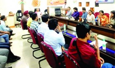 बैंक ऑफ बड़ौदा में हिंदी माह पुरस्कार वितरण और संगोष्ठी