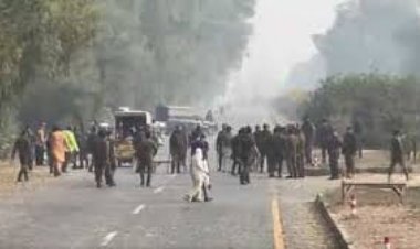 पाकिस्तान सरकार की कार्रवाई के बाद पीटीआई का विरोध प्रदर्शन समाप्त