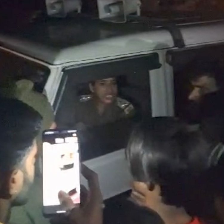 राजगढ़ के भोजपुर चेक पोस्ट पर हंगामा:वाहन चालकों का आरोप– अवैध वसूली जारी; हाईवे-52 पर लगा 3 किलोमीटर लंबा जाम