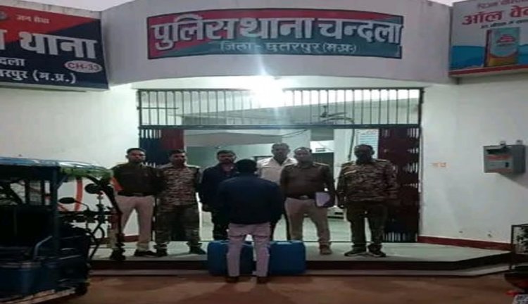 पुलिस ने अवैध कच्ची शराब परिवहन कर रहे आरोपी को किया गिरफ्तार, 58 लीटर अवैध कच्ची शराब एवं ई रिक्शा जब्त