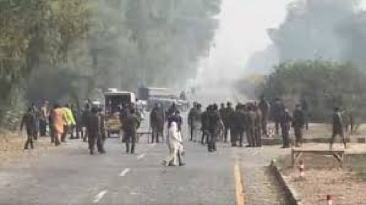 पाकिस्तान सरकार की कार्रवाई के बाद पीटीआई का विरोध प्रदर्शन समाप्त