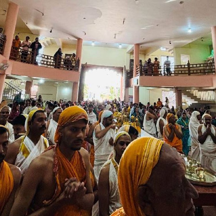 पलासी जिनालय में दो संतों का ससंघ मिलन समारोह:अहम और वहम संबंधों में दरार पैदा करता है - मुनिश्री निर्णय सागर