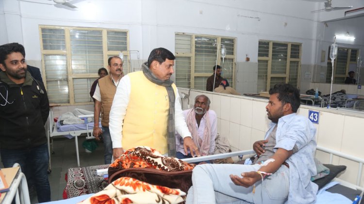 मुख्यमंत्री डॉ. यादव देर रात पहुंचे कैंसर अस्पताल