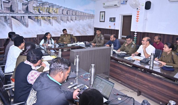 कलेक्टर-एसपी ने ली कानून व्यवस्था पर  बैठक