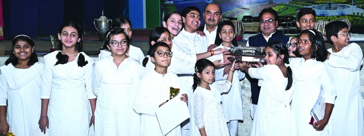 अंतर्दलीय संगीत प्रतियोगिता में तालियों से गूंजा राजकुमार कॉलेज सभागार, श्रोता हुए मंत्रमुग्ध