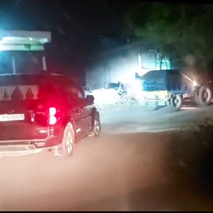 मुरैना में रेत माफिया को पकड़ने का LIVE VIDEO:वन अमले ने रात भर सर्चिंग कर तीन ट्रैक्टर ट्रॉली पकड़ी, रात का फायदा उठा भागे चालक