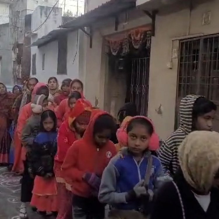 बुरहानपुर में धनुर्मास की शुरुआत:स्वामीनारायण मंदिर में एक महीने तक प्रभातफेरी का आयोजन, भगवान भक्तों के घर पहुंचकर देंगे दर्शन