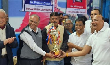 मल्हार क्रीडा लीग में फाइटर्स ने जीता बैडमिंटन खिताब:फाइनल में हीरोज को 3-2 से हराया, निर्णायक मैच में कमल-ऋषि की जोड़ी ने दिलाई जीत