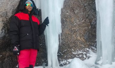 मैहर की बेटी ने किलिमंजारो पर फहराया तिरंगा:19,298 फीट की बर्फीली चोटी पर गाया राष्ट्रगान, किसान की बेटी ने रचा इतिहास