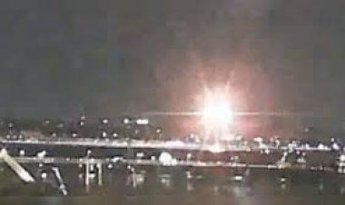 अमेरिकन एयरलाइंस का विमान हवा में हेलीकॉप्टर से टकराया