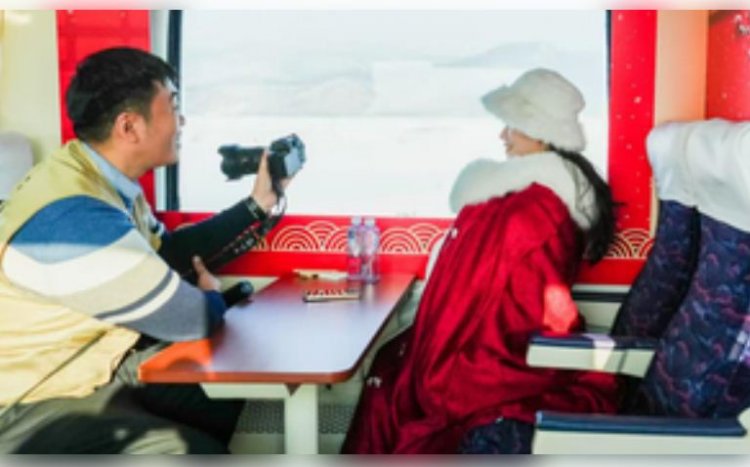 चीन में बर्फ थीम वाली यात्री ट्रेन का संचालन शुरू