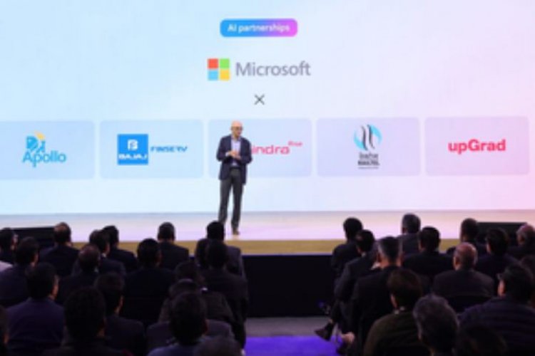 उज्जैन में चार फर्जी एडवाइजरी पर छापा:130 लोग हिरासत में; कॉल सेंटर से ठगी की वारदात, करोड़ों रुपए के ट्रांजैक्शन की संभावना