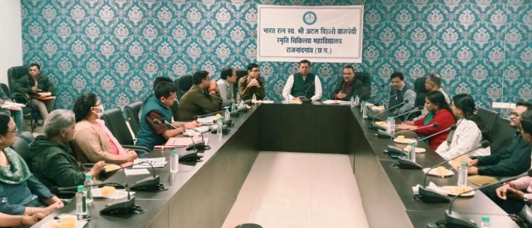 उपलब्ध संसाधनों का समुचित उपयोग करते हुए करें मरीजों का इलाज