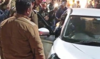 छतरपुर में पुलिस का चैकिंग अभियान:शराबियों को खदेड़ा, अवैध दुकानें हटाईं; फ्लैग मार्च में काली फिल्म वाली गाड़ियों की भी जांच