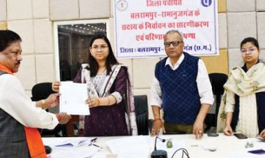 नवनिर्वाचित जिपं सदस्यों को प्रमाण पत्र