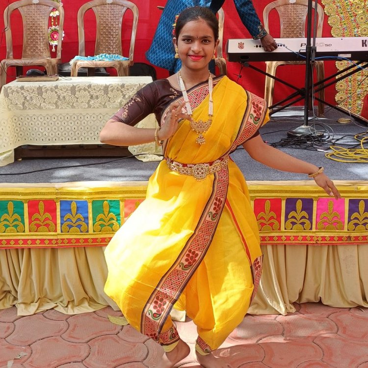 साकेत नगर कालीबाड़ी में मेधावी छात्रों का सम्मान:बसंत पंचमी पर ज्ञान की देवी का पूजन, स्टेट टॉपर कोएना को विशेष पुरस्कार