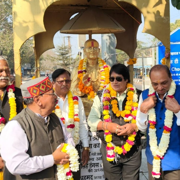 सेन समाज का साप्ताहिक श्रृंगार दर्शन कार्यक्रम:सेवानिवृत्त अधिकारियों का किया सम्मान, महाकुंभ हादसे में दिवंगत को दी श्रद्धांजलि