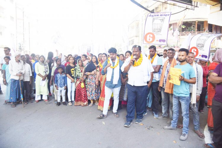 निर्दलीय मेयर प्रत्याशी जेठूराम का रोड शो