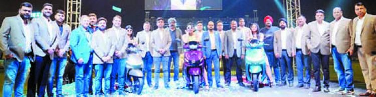 राडा ऑटो एक्सपो में रौनक, जोरदार बुकिंग