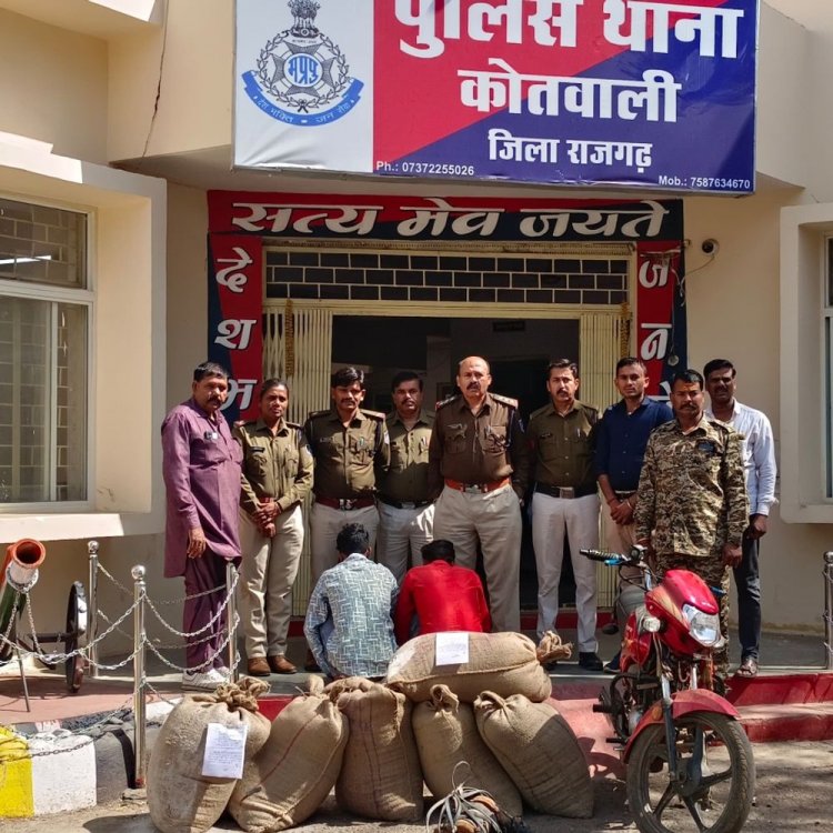 ट्रक कटिंग और मोटर चोरी के दो आरोपी गिरफ्तार:राजगढ़ पुलिस ने 90 हजार का सामान बरामद किया; कलेक्ट्रेट से की थी चोरी
