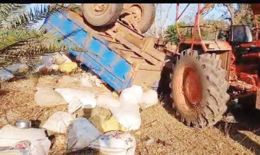 पीडीएस का चावल लेकर जा रही ट्रैक्टर-ट्रॉली पलटी, 4 मौतें, दर्जन भर घायल