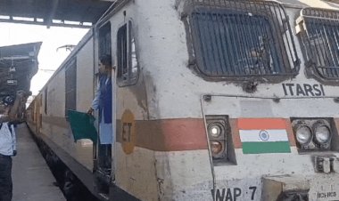 महिला दिवस पर भोपाल रेल मंडल की पहल:महिला लोको पायलट ने चलाई भोपाल-बिलासपुर एक्सप्रेस, गार्ड टीटीई भी महिला