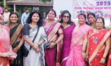 विंध्य एकता परिषद के होली मिलन समारोह में बड़ी घोषणा:विधायक सबनानी ने एंबुलेंस देने का किया वादा, बघेली फागों से गूंजा मयूर पार्क