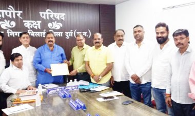 महापौर परिषद के समक्ष  आगामी बजट पर चर्चा