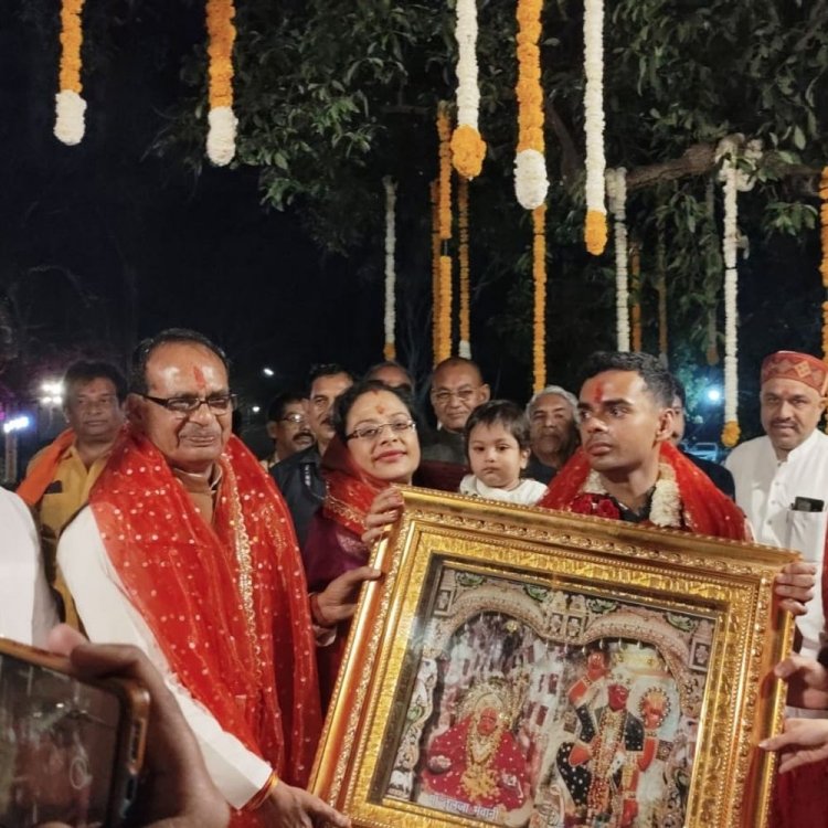 शिवराज के बेटे कार्तिकेय की बारात देवास पहुंची:आनंद भवन पैलेस में राज परिवार जैसा स्वागत, शहनाई बजी; जगह-जगह हुई आतिशबाजी