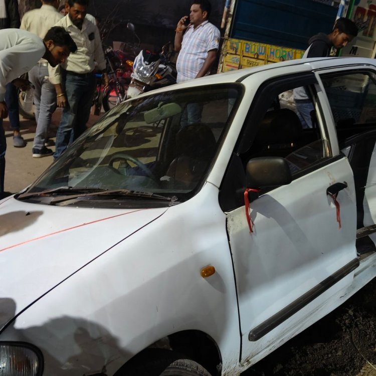 रायसेन में सागर रोड पर नाले में गिरी कार:चालक की बची जान, गाड़ी क्षतिग्रस्त; स्थानीय लोग बोले- पहले भी हुए हैं हादसे